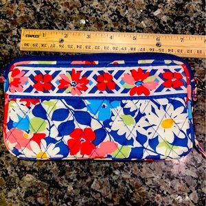 VERA BRADLEY WRISTLET NWOT
